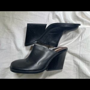 Zara round toe heeled leather mules